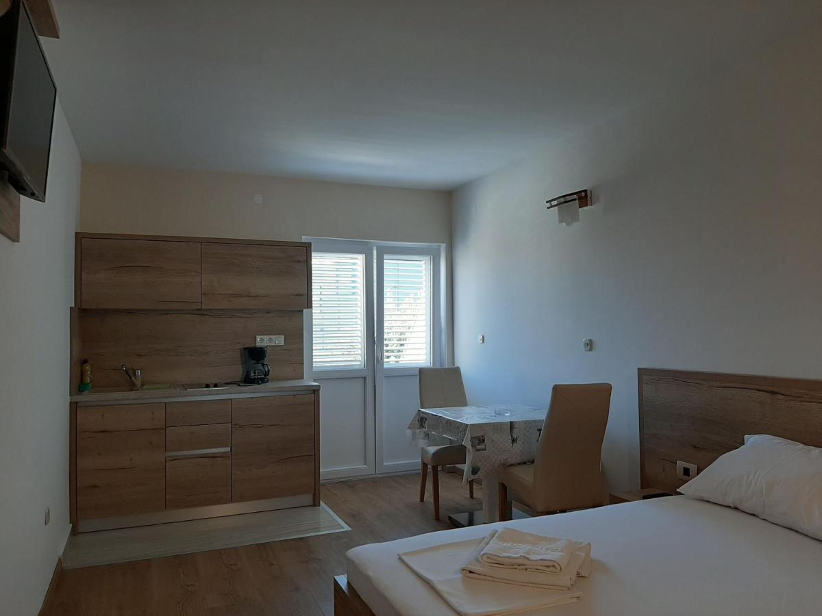 Apartments Edo Новалья Экстерьер фото