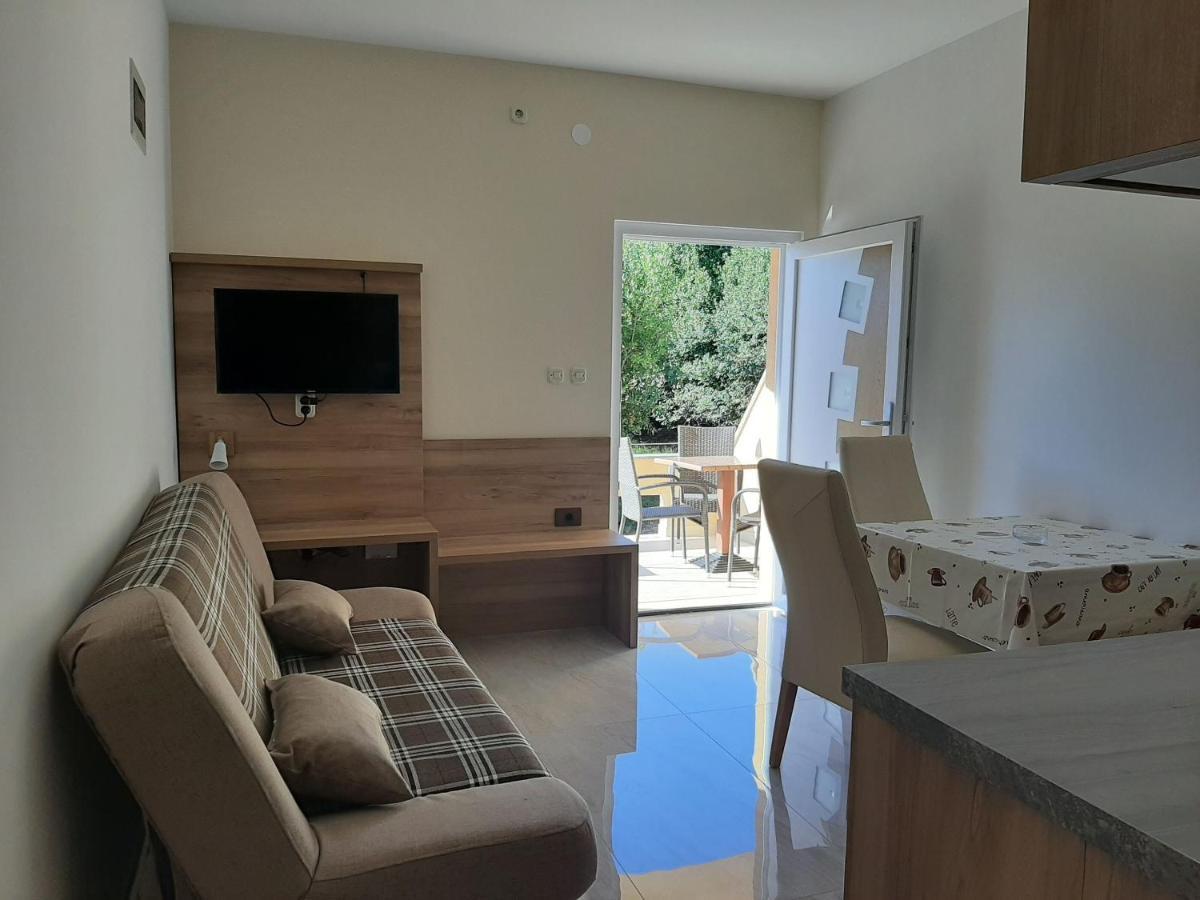 Apartments Edo Новалья Экстерьер фото